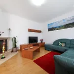 Casas Com Amoras In Serra Da Pescaria * Famalicão