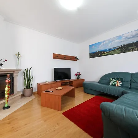 Casas Com Amoras In Serra Da Pescaria * Famalicão