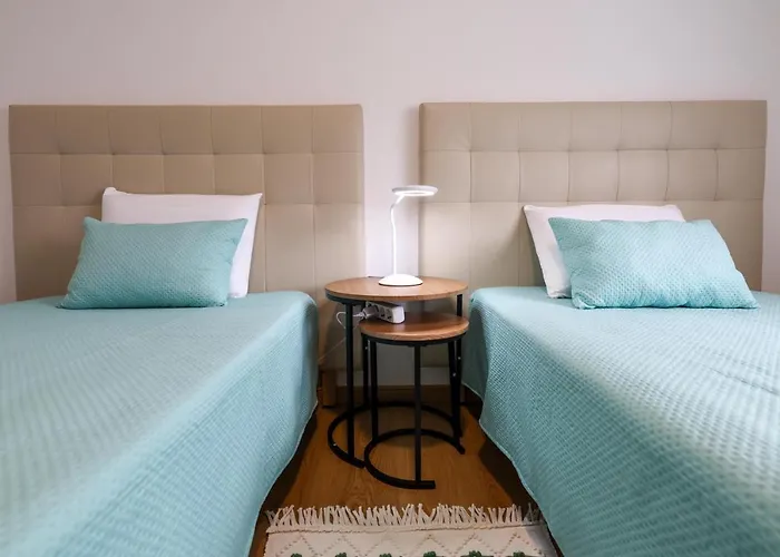 Casas Com Amoras In Serra Da Pescaria